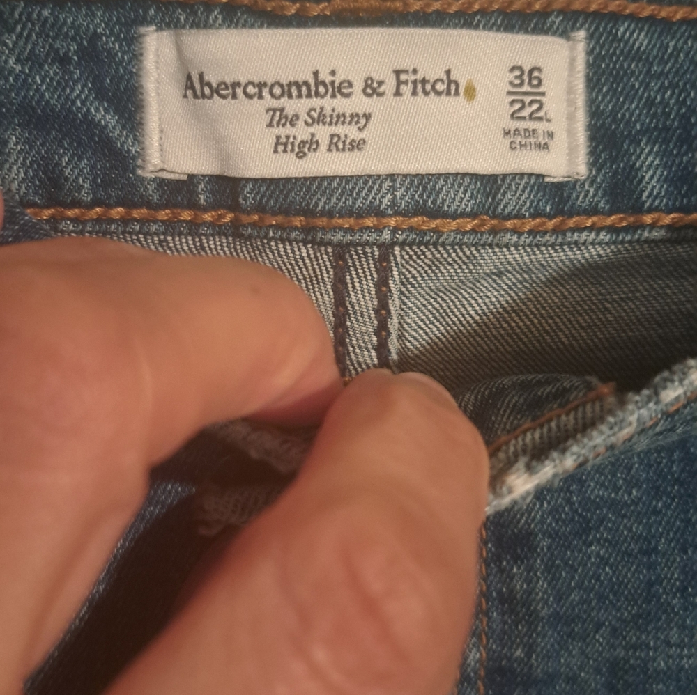 Abercrombie & Fitch Women's Skinny Jeans in Blue 36/22 - Picture 3 of 5